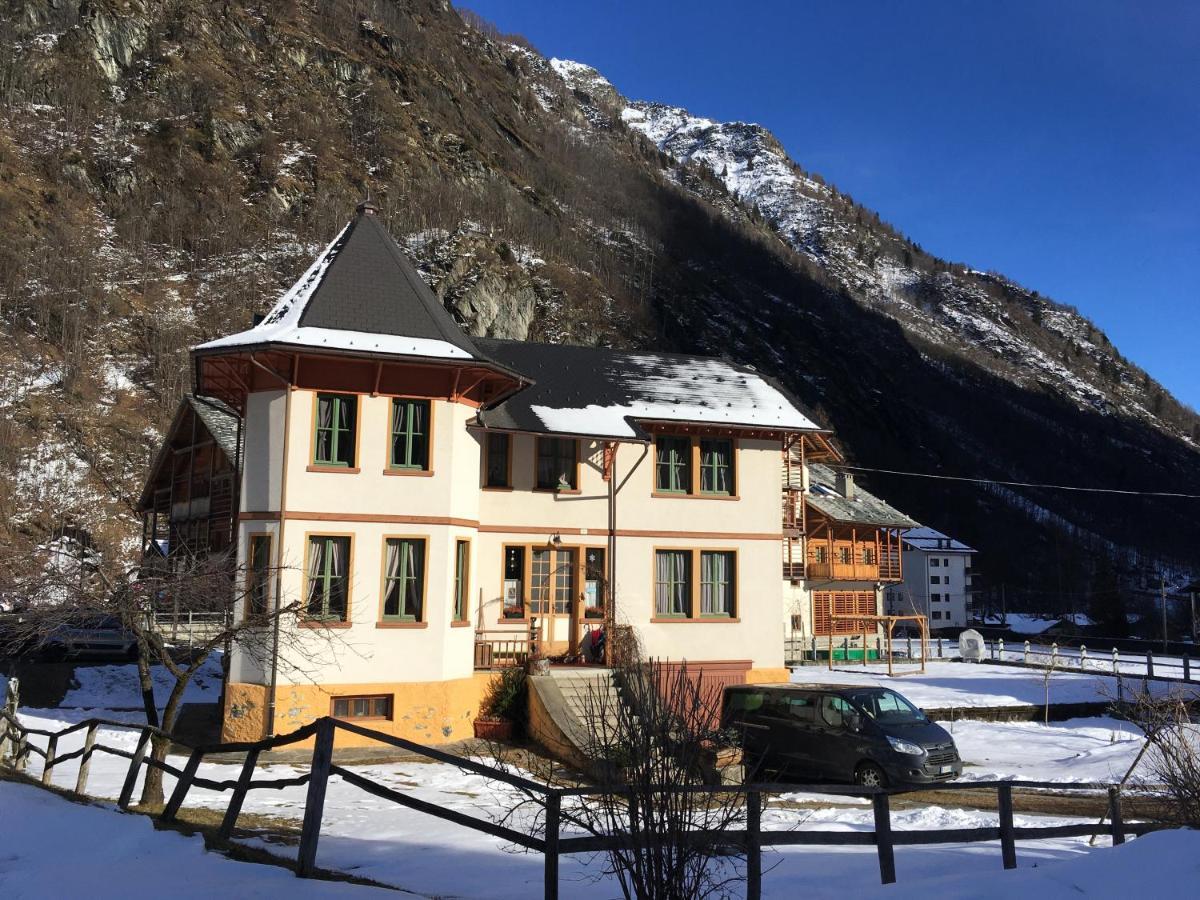 Bed and Breakfast L'Aria Di Casa Аланья-Вальсезия Экстерьер фото